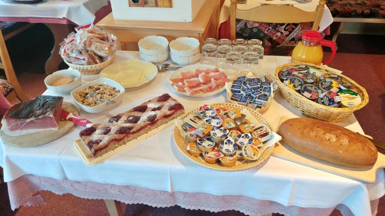 Garni Gabrieli Bed & Breakfast Corvara In Badia Exterior foto