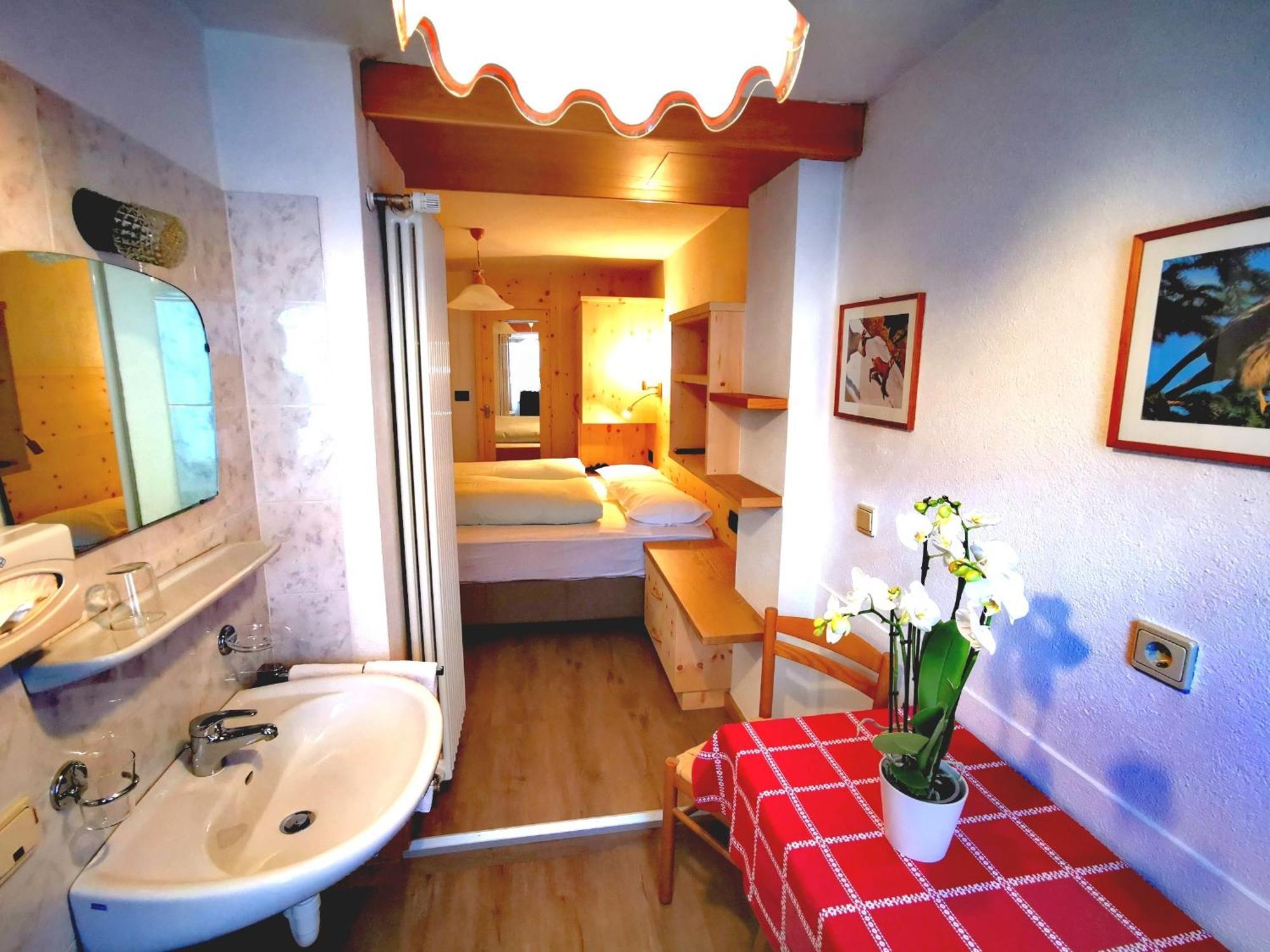 Garni Gabrieli Bed & Breakfast Corvara In Badia Cameră foto